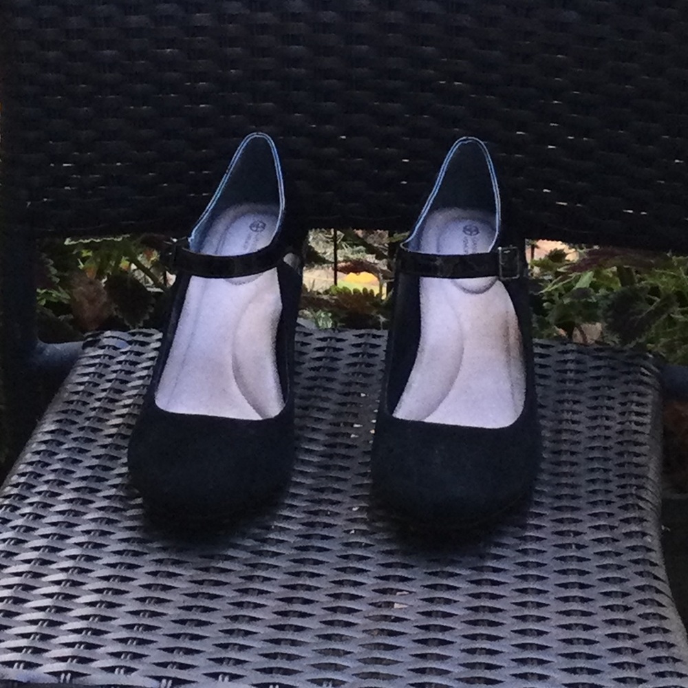 NEW Gianni Bernini black. genuine leather/suede Mary Jane’s.